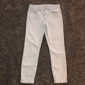 Forever 21 light wash cropped skinny jeans US 26